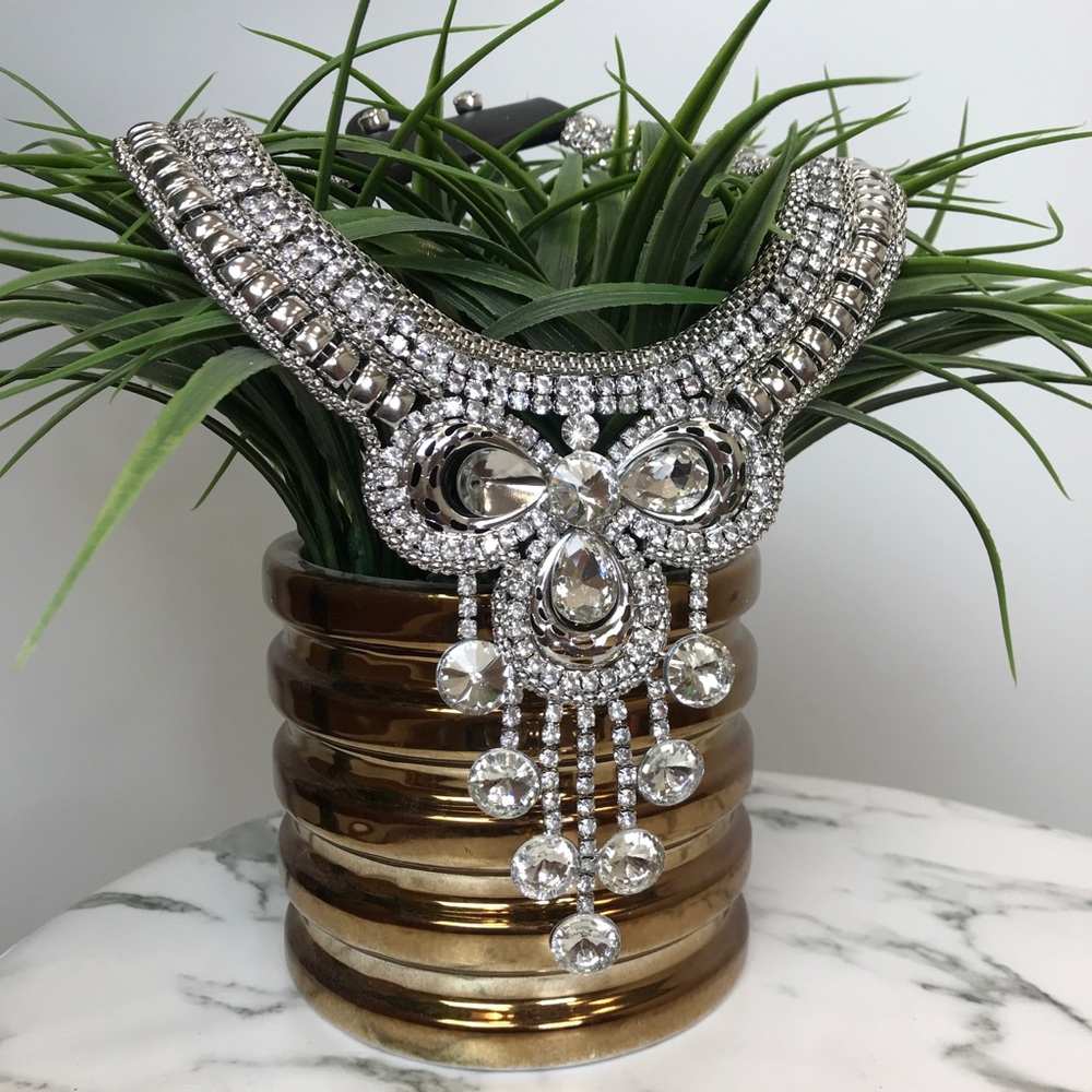 ‼️ Silver Diamond Rhinestone Statement Necklace